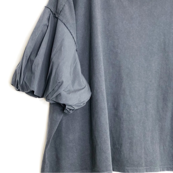 Free people with a free, gray, puffy sleeve oversize top - Picture 4 of 10
